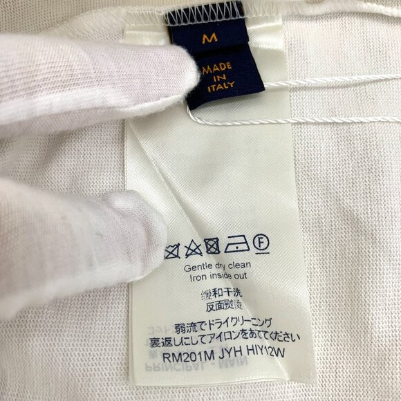 Louis Vuitton White Logo Pendant Printed Cotton Round-Neck Short-Sleeve T-Shirt - Picture 4 of 8